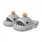 Pumpkin Shark Slides - ljusgrå